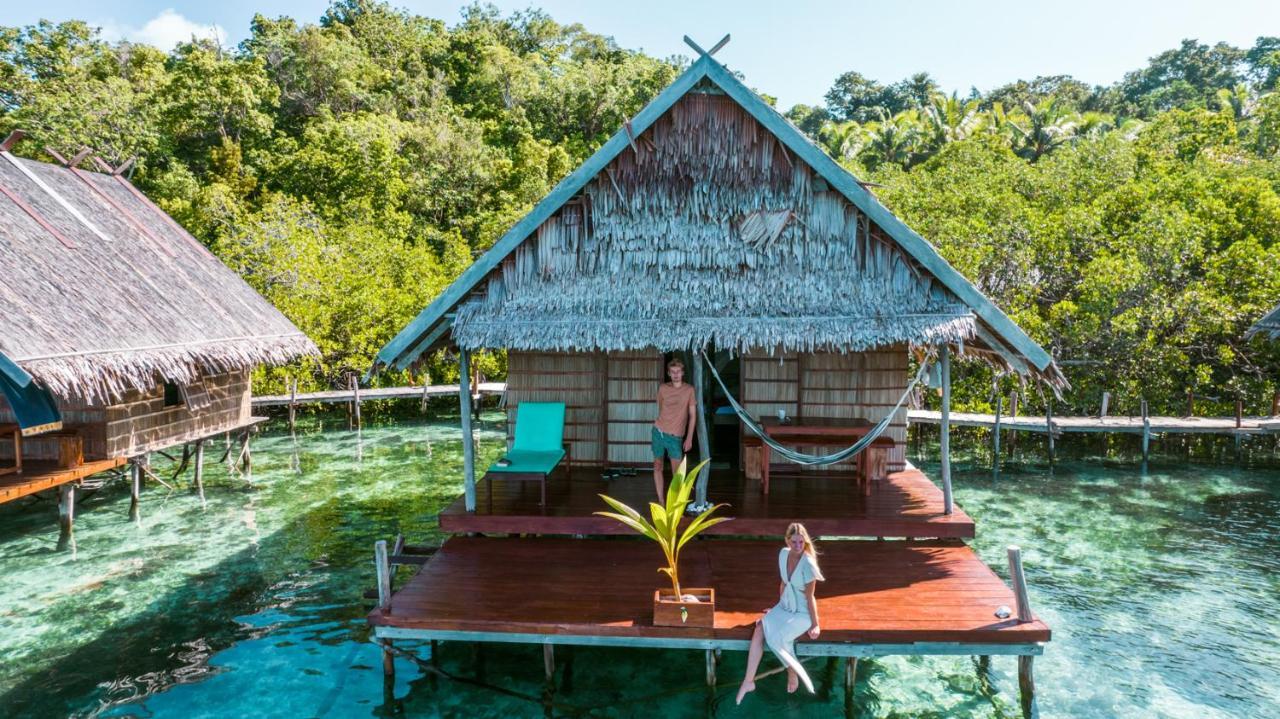 Methos Homestay - Raja Ampat Yennanas Besir Buitenkant foto