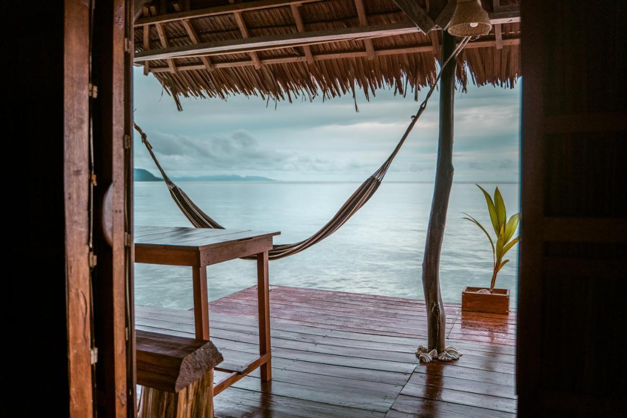 Methos Homestay - Raja Ampat Yennanas Besir Buitenkant foto