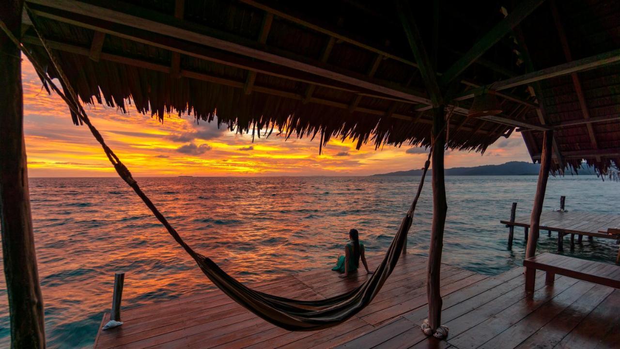 Methos Homestay - Raja Ampat Yennanas Besir Buitenkant foto