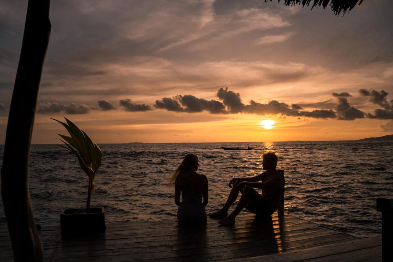 Methos Homestay - Raja Ampat Yennanas Besir Buitenkant foto