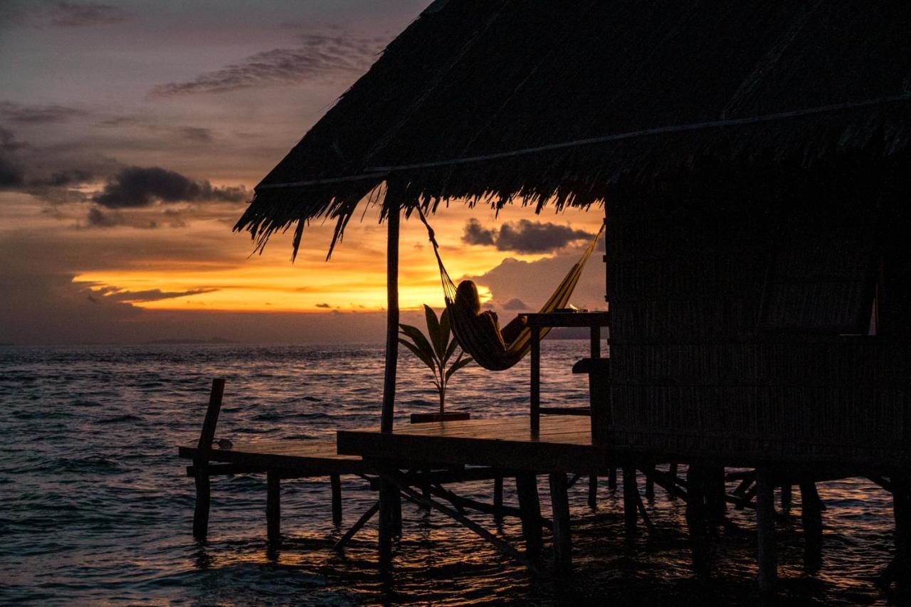 Methos Homestay - Raja Ampat Yennanas Besir Buitenkant foto