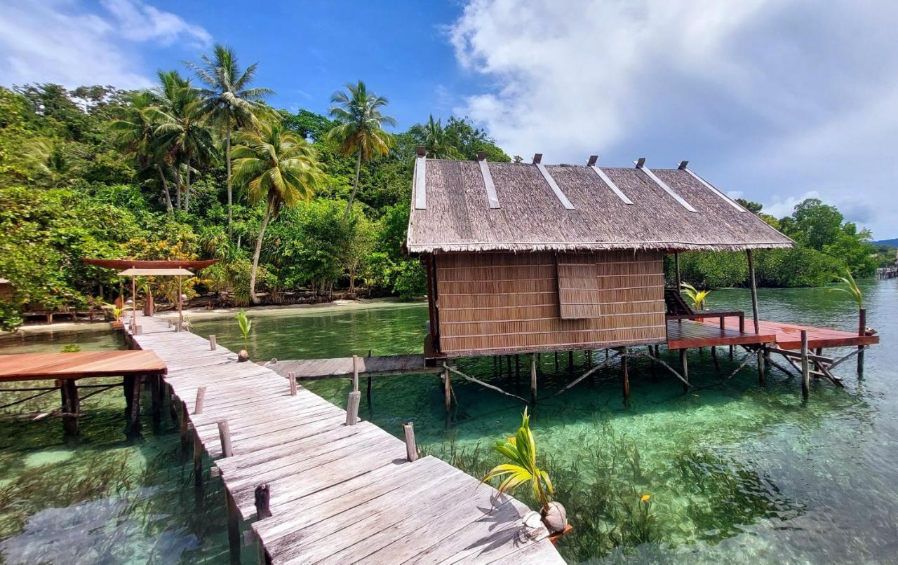 Methos Homestay - Raja Ampat Yennanas Besir Buitenkant foto