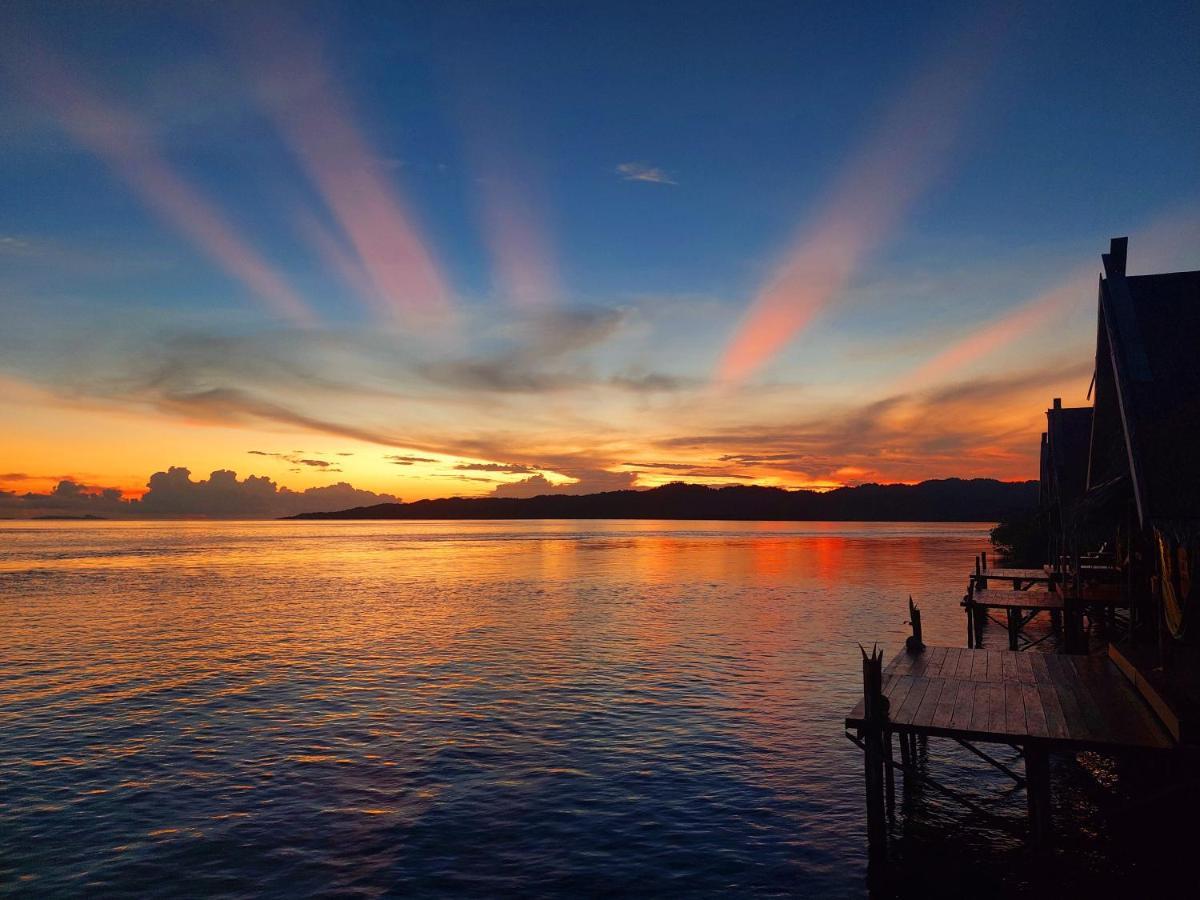 Methos Homestay - Raja Ampat Yennanas Besir Buitenkant foto