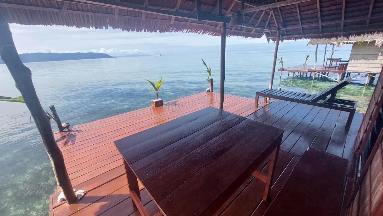 Methos Homestay - Raja Ampat Yennanas Besir Buitenkant foto