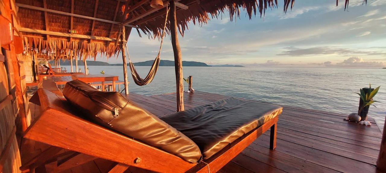 Methos Homestay - Raja Ampat Yennanas Besir Buitenkant foto