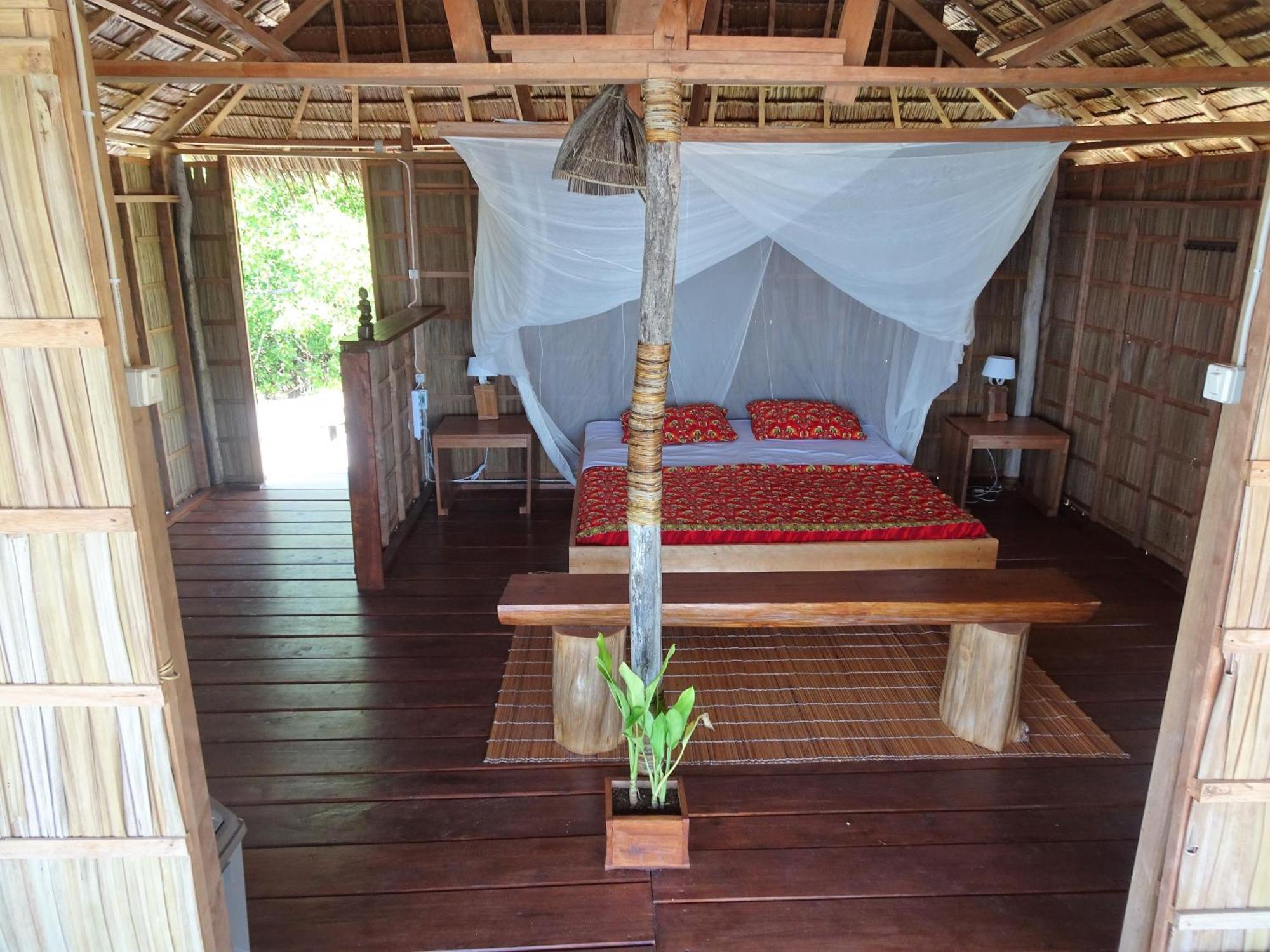 Methos Homestay - Raja Ampat Yennanas Besir Buitenkant foto